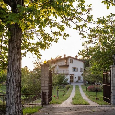Apartma Oddih Dutovlje Exteriör bild