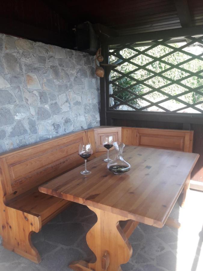 Apartma Oddih Dutovlje Exteriör bild