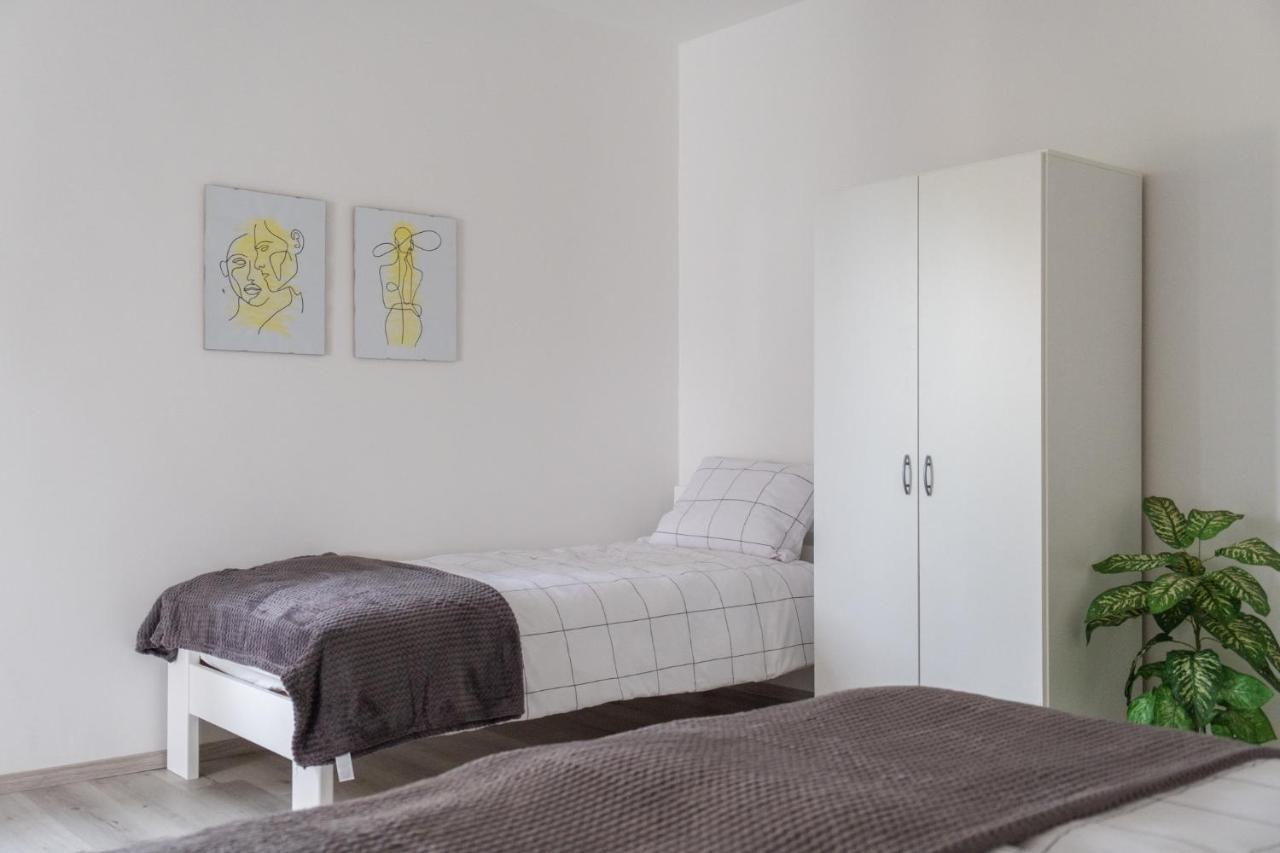 Apartma Oddih Dutovlje Exteriör bild